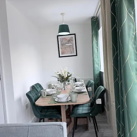 Soothing Near Shopping And Centres * Leeds (West Yorkshire)