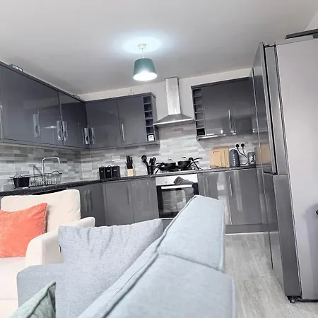 Soothing Near Shopping And Centres Privat bolig